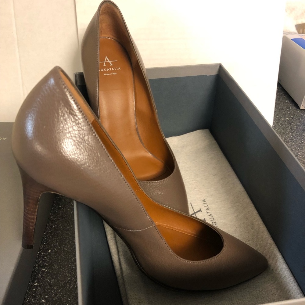 Taupe pumps
